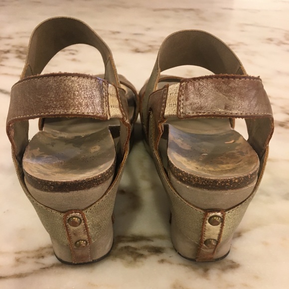 ๐ก OTBT Wedges - Picture 7 of 8